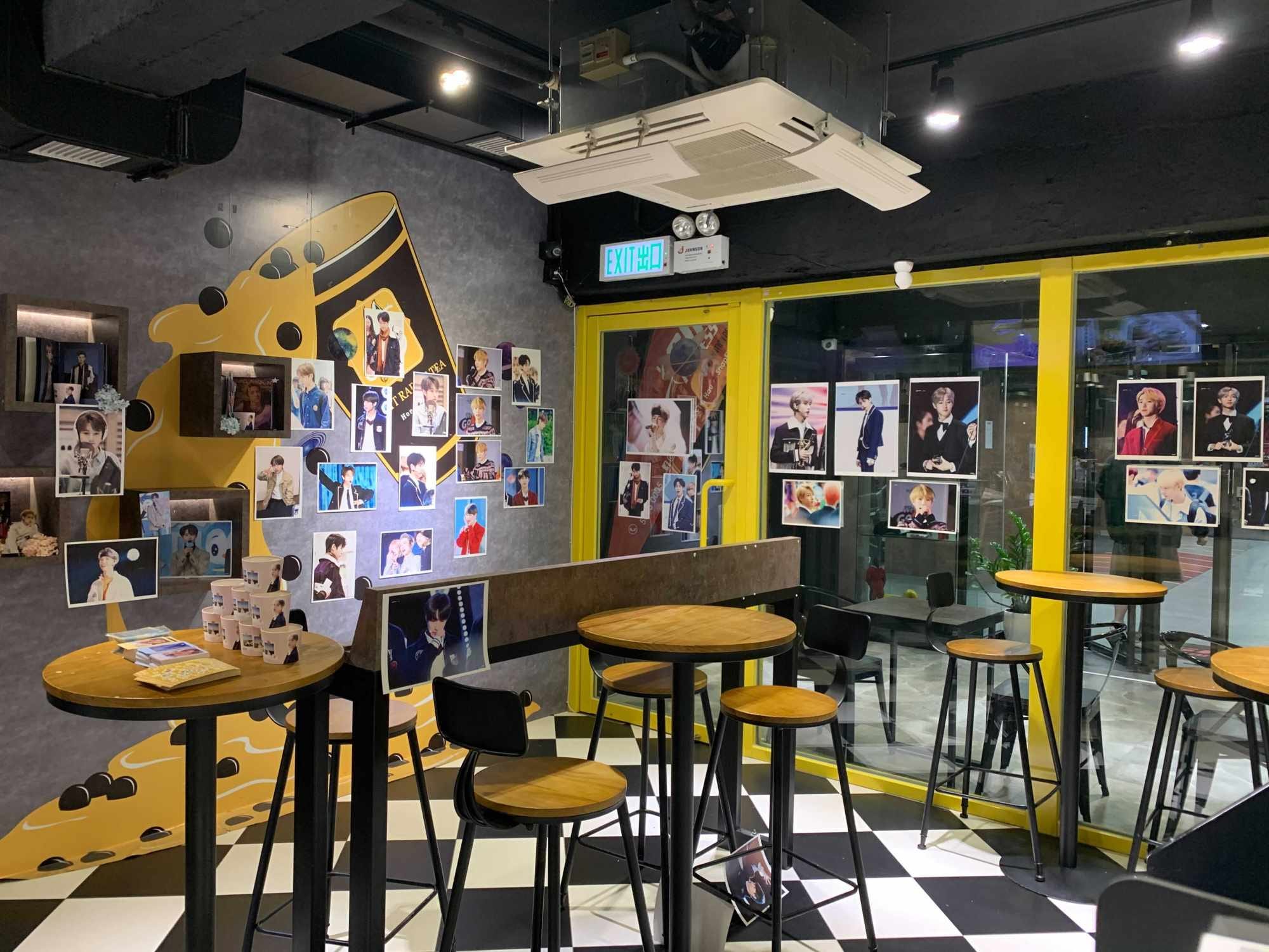 Picture of Hong Kong cafe decked out with NCT Renjun birthday merch