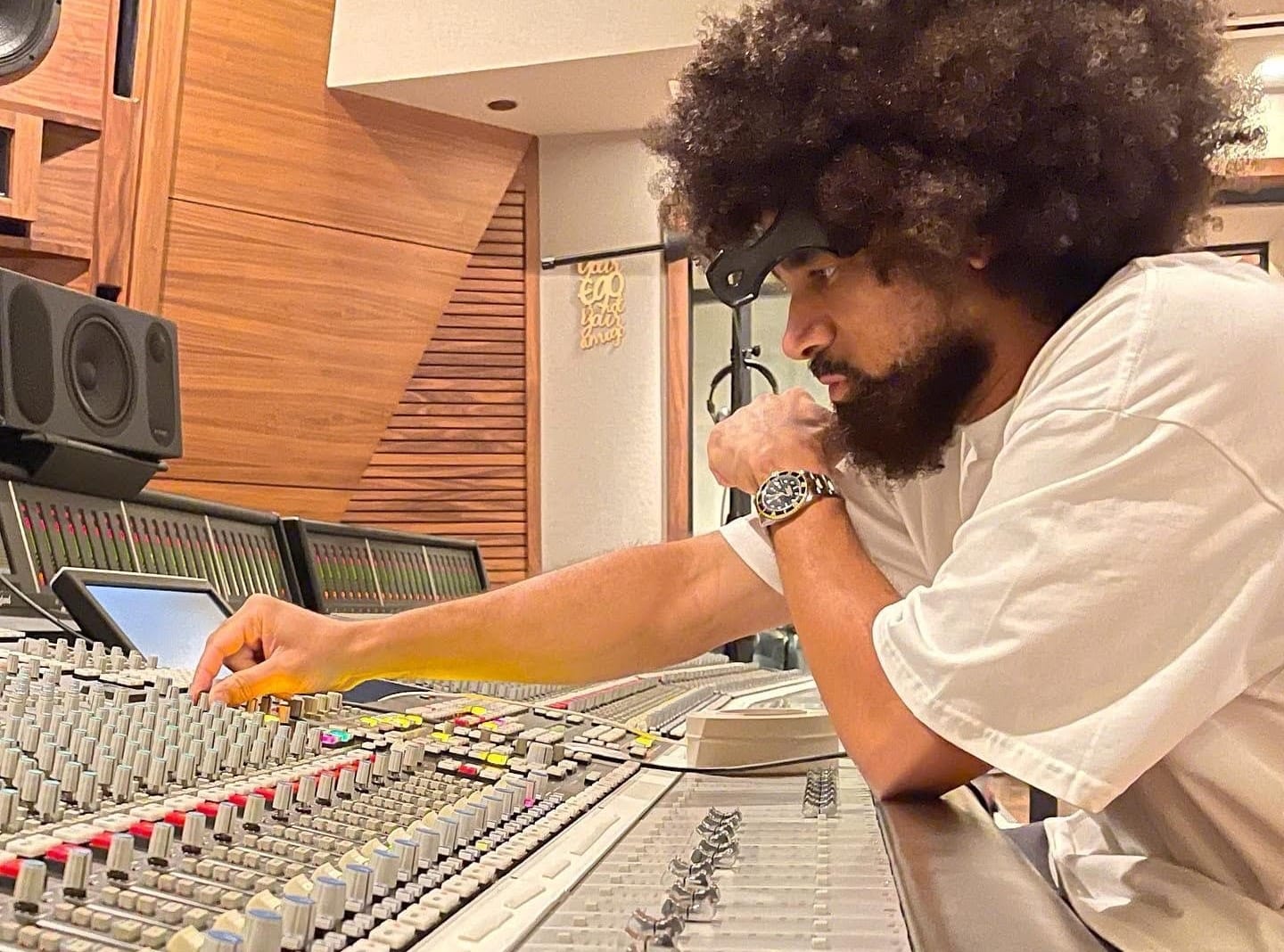 Notes on K-pop interview: Dem Jointz